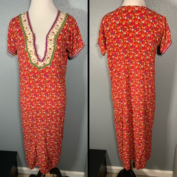 Boho BABE, floral, appliqué, deep V dress!! - Picture 2 of 11